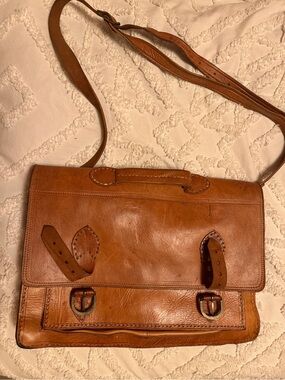 Men's Vintage Leather Messenger Bag with Adjustable Strap & small inner satchel